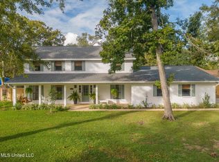 9404 Live Oak Ave, Ocean Springs, MS 39564