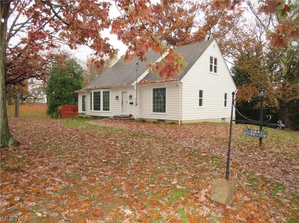 1144 Riverview Dr, Weirton, WV 26062