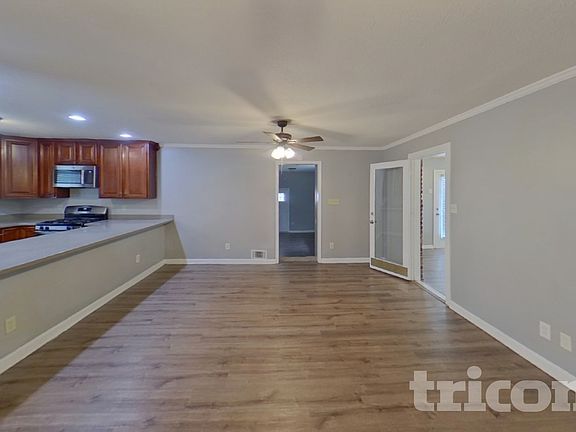 3rd image of 4217 S Martin Way