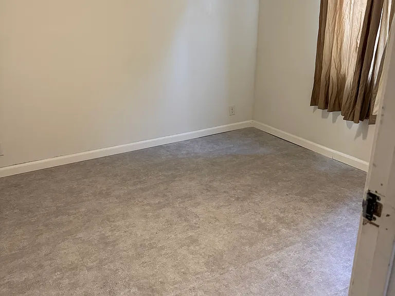 6102 William St — Photo 14