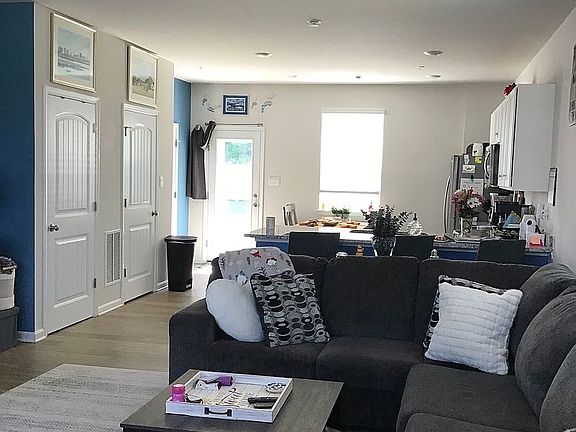 3rd image of 501 Malone Ct Unit 4