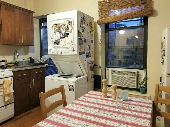 3rd image of 80 Downing St APT 4