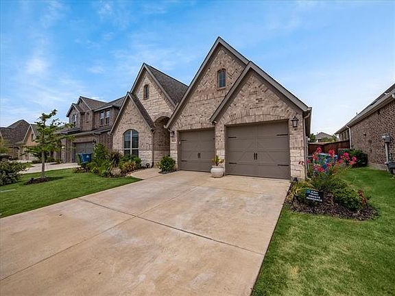 2nd image of 9621 Oxbow Ln