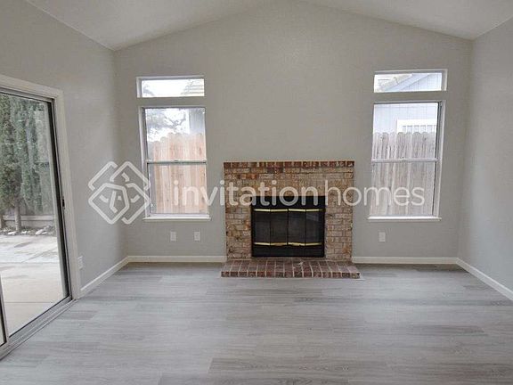 4th image of 177 S Emerald Oak Dr