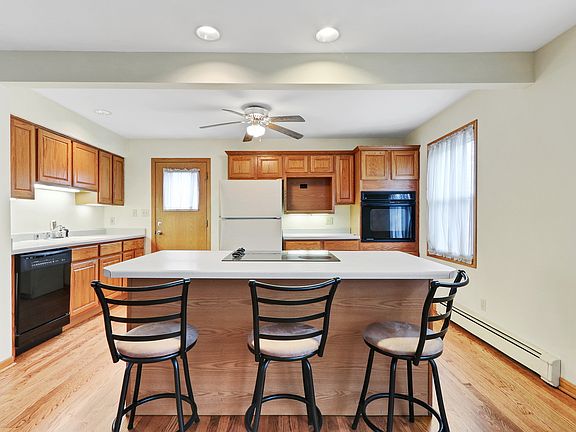 5th image of 426 Birchwood Dr