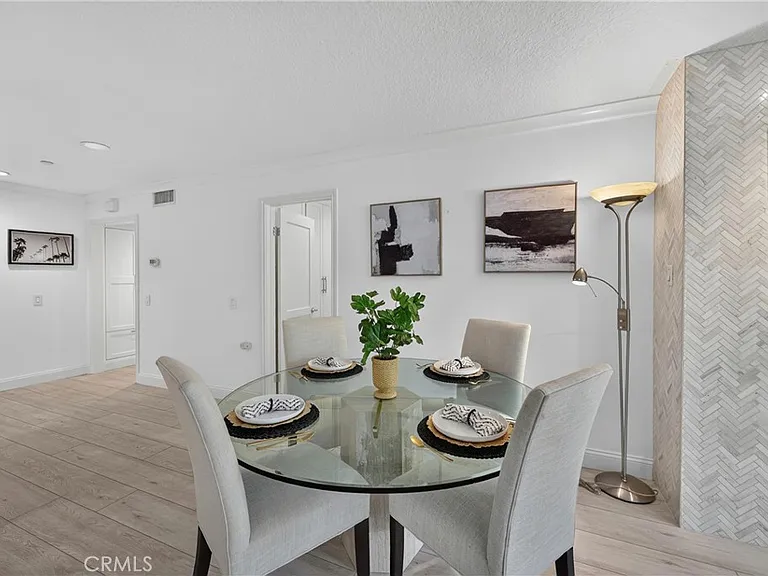 950 Cagney Ln #207 — Photo 3