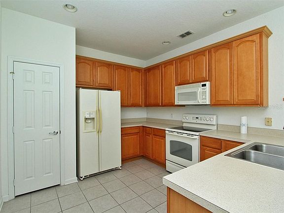 3rd image of 1167 Shallcross Ave #1