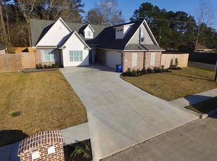8205 Royal Oaks Dr, Lumberton, TX 77657