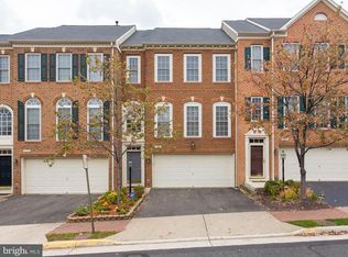 8077 Samuel Wallis St, Lorton, VA