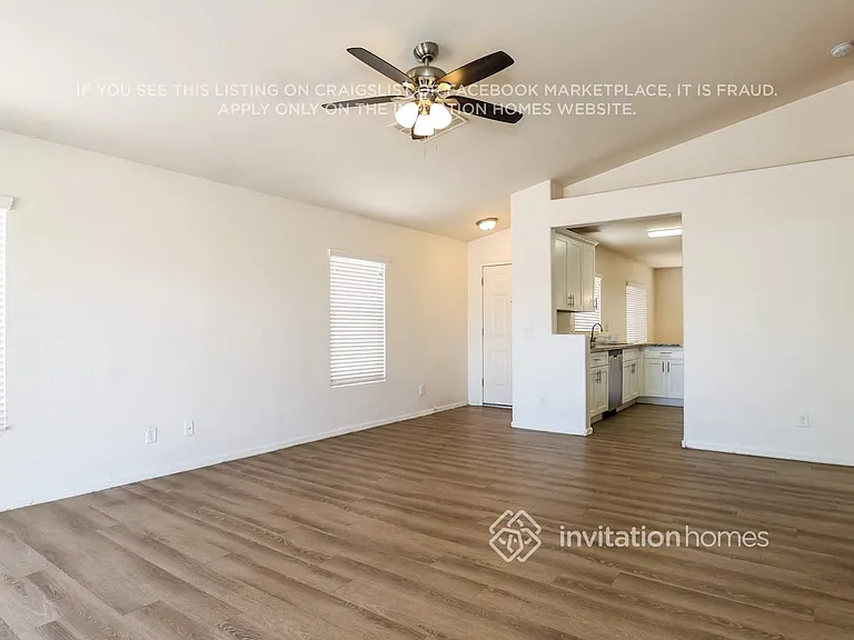 12014 W Holly St — Photo 5