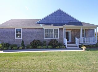 165 Bayridge Dr, Middletown, RI 02842