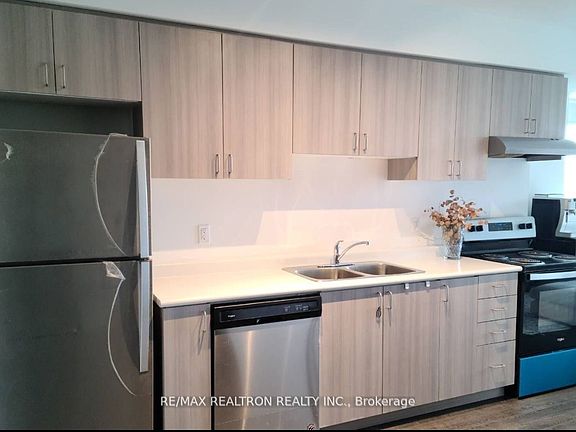 5th image of 1 Falaise Rd #608