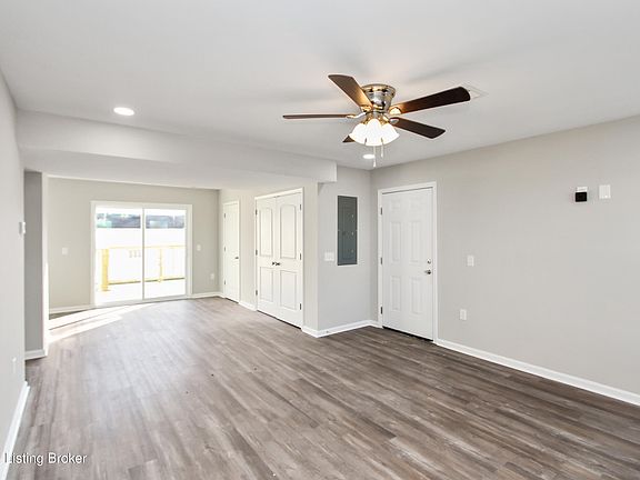 3rd image of 209 W Lane Park