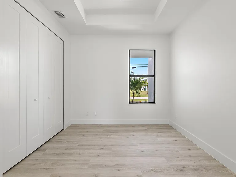 2107 SW 39th St — Photo 34
