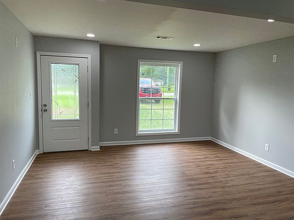 4th image of 1109 Walker Dr