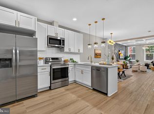 810 N Carey St, Baltimore, MD 21217