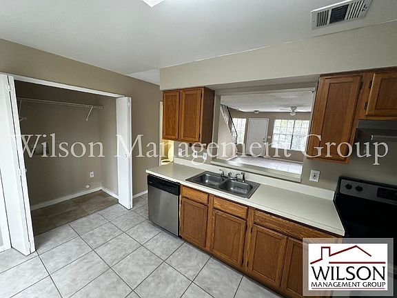 5th image of 2987 Embassy Ct
