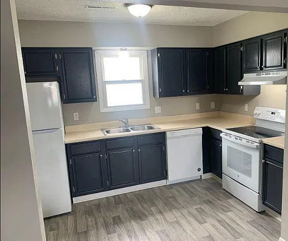 2 bed, 900 sqft, $950 — Photo 2