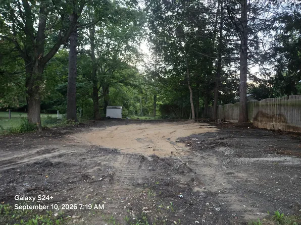 96 Ellis St, Shelby, MI 49455