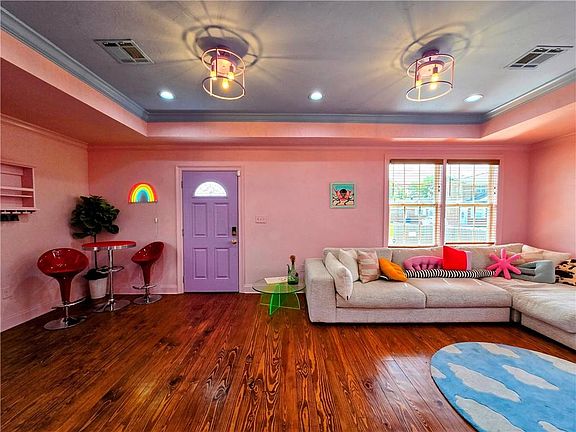 2nd image of 2773 Pressburg St