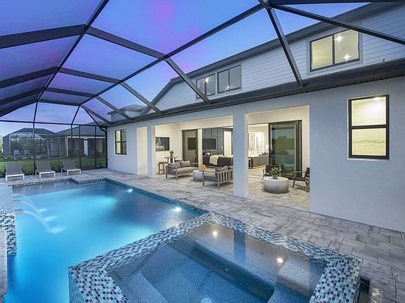 Personalize your outdoor space with a custom pool spa