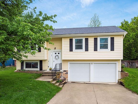 3rd image of 24 Ridgedale Ct