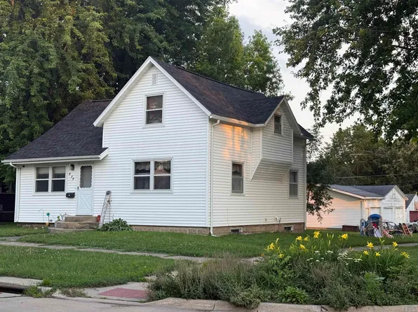 819 W Cherry St, Cherokee, IA 51012