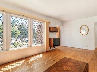 401 S Beachwood Dr, Burbank, CA 91506