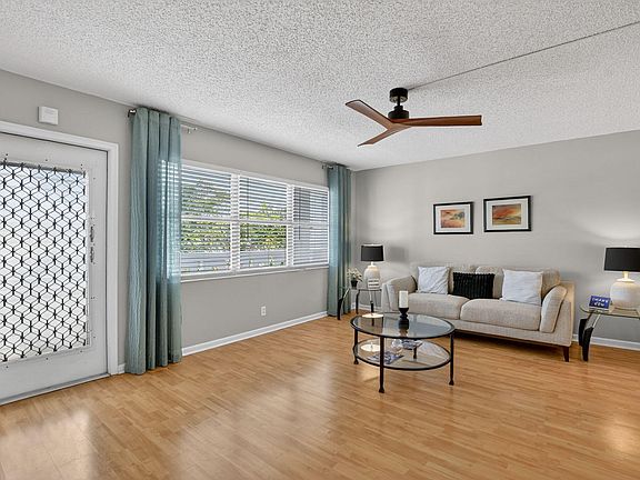 4th image of 2074 Cambridge D