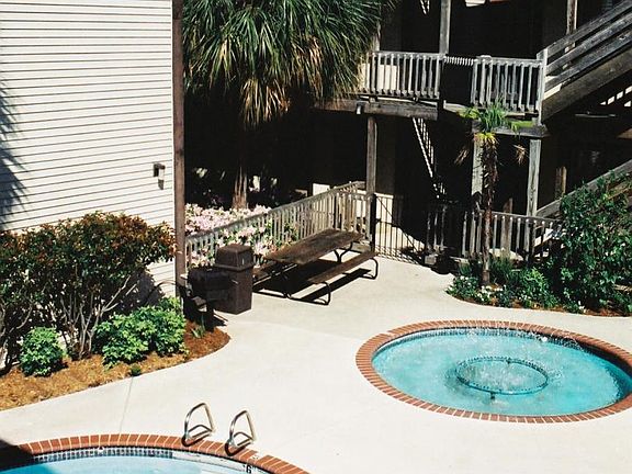 3rd image of 2301 Edenborn Ave APT 304