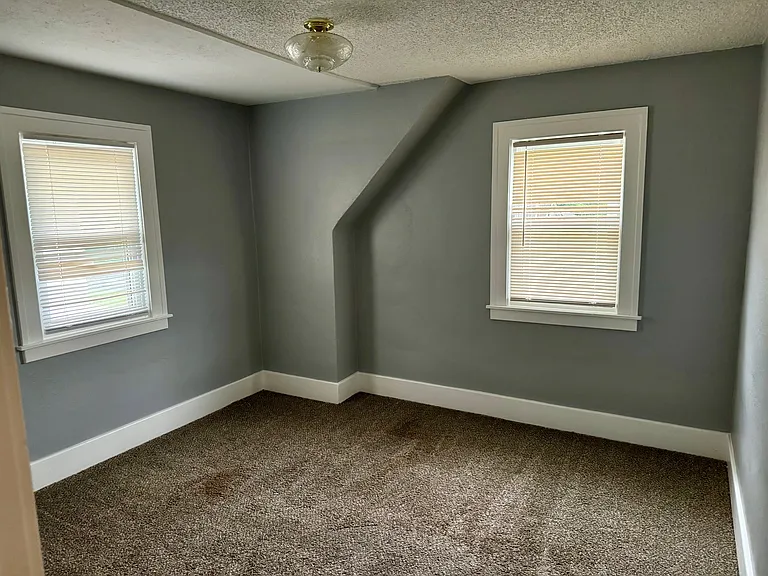 290 Voorheis St — Photo 13
