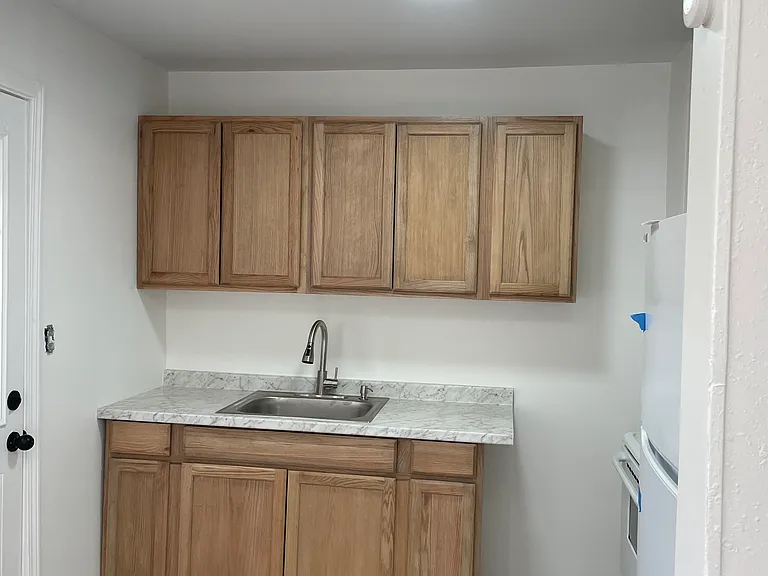 190 Erwin St #0 — Photo 6