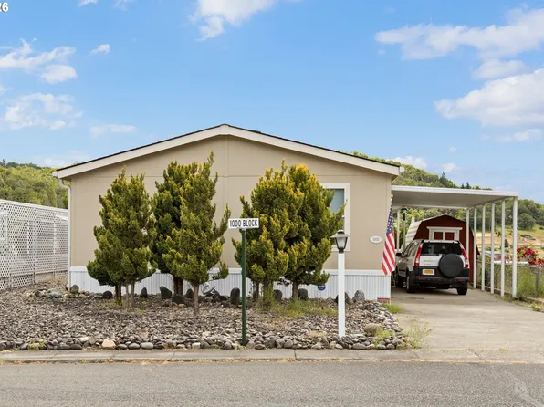 1003 Shadow Ranch Ln, Roseburg, OR 97470