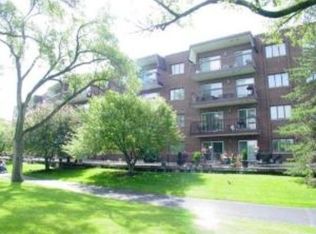 300 E Dundee Rd APT 108A, Buffalo Grove, IL 60089