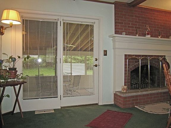 4th image of 1308 SW Skyline Dr