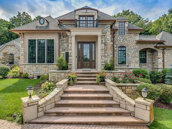2nd image of 33035 Lake Forest Ct