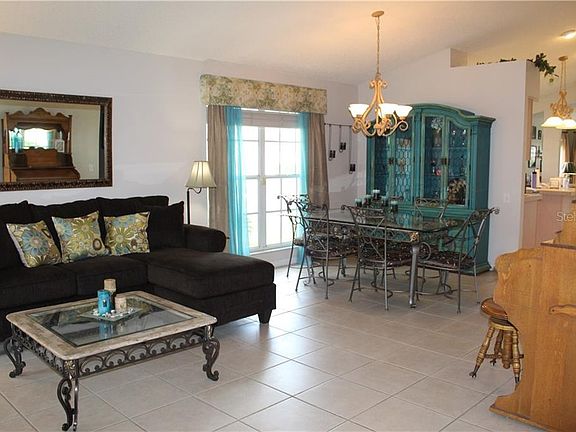 3rd image of 309 Oak Park Pl