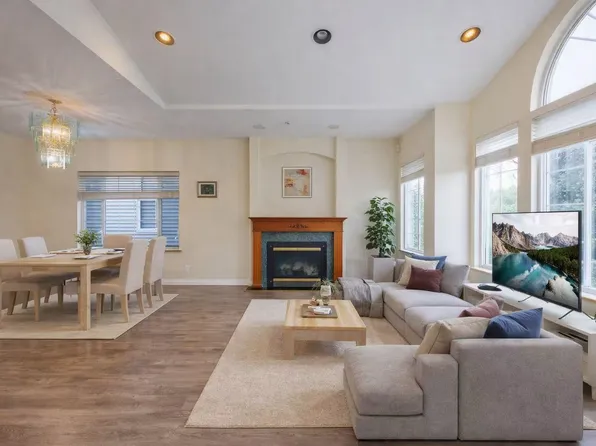 4774 Knight St, Vancouver, BC V5N 3N2