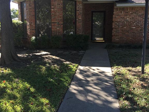 2nd image of 2205 N Lake Trl