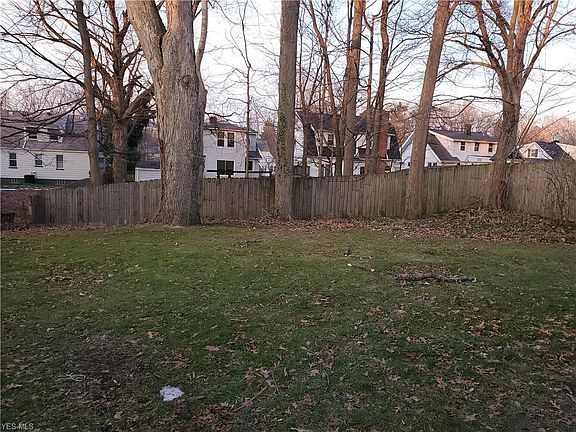 4th image of 4549 Edmond Dr