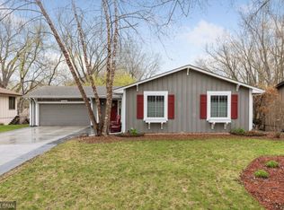 11120 Red Fox Dr, Osseo, MN 55369