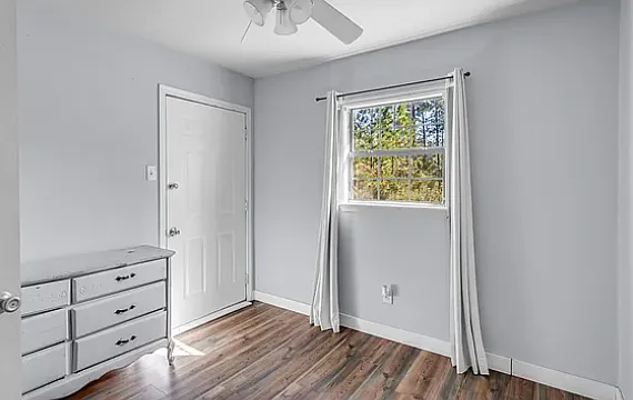 5020 Hawk St — Photo 7