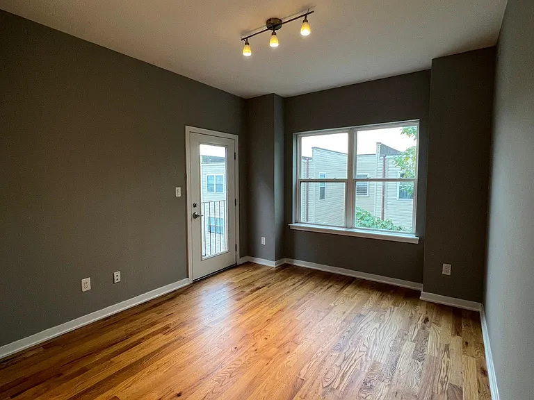 531 N Budd St #DD3 — Photo 8