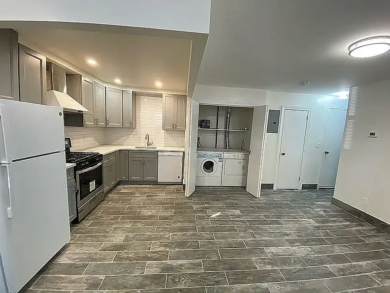 68-63 Selfridge St #1 — Photo 5
