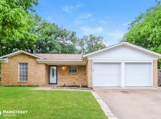 320 Glenhaven Dr, Azle, TX 76020