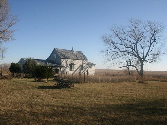 3rd image of 36235 136th St