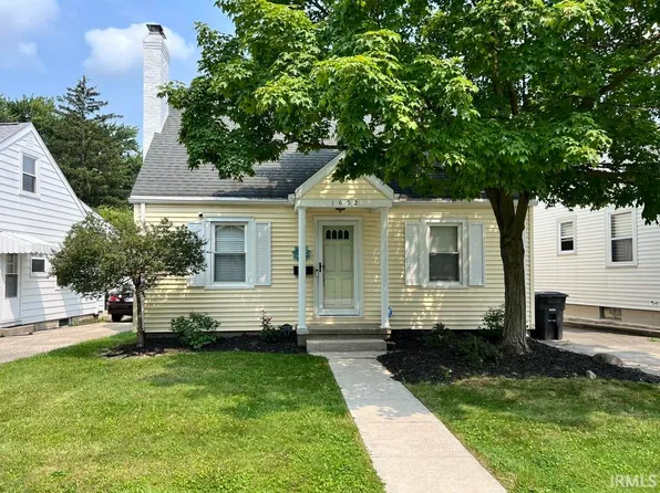 1652 Fairhill Rd, Fort Wayne, IN 46808