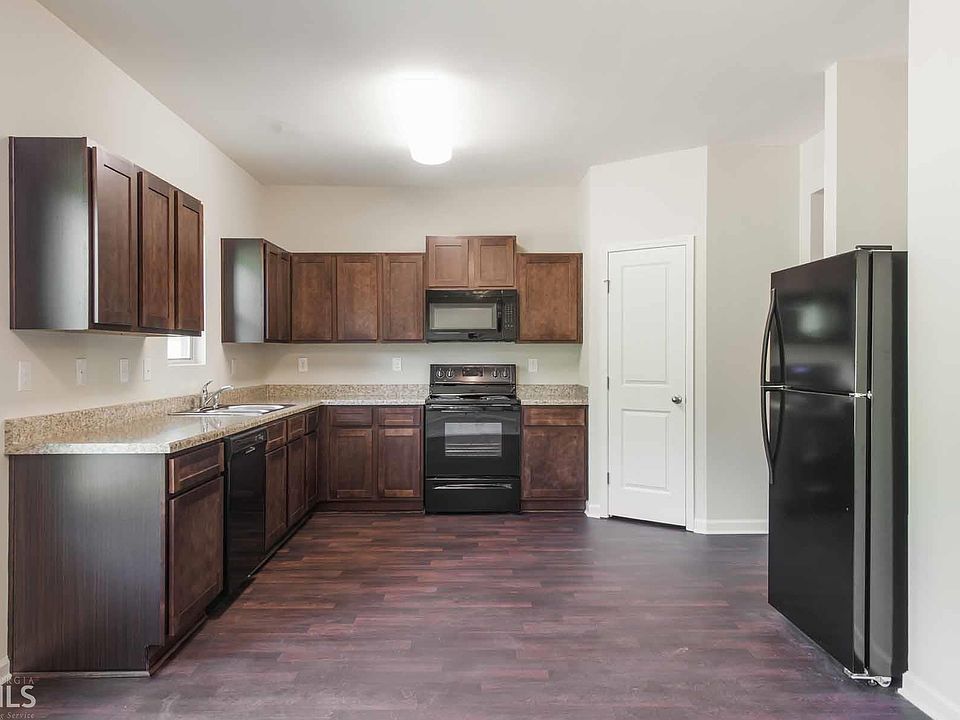 2nd image of 45 Glay Ct
