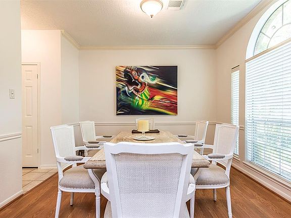 4th image of 2273 Broadlawn Dr