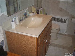3rd image of 25 Neimann Ave